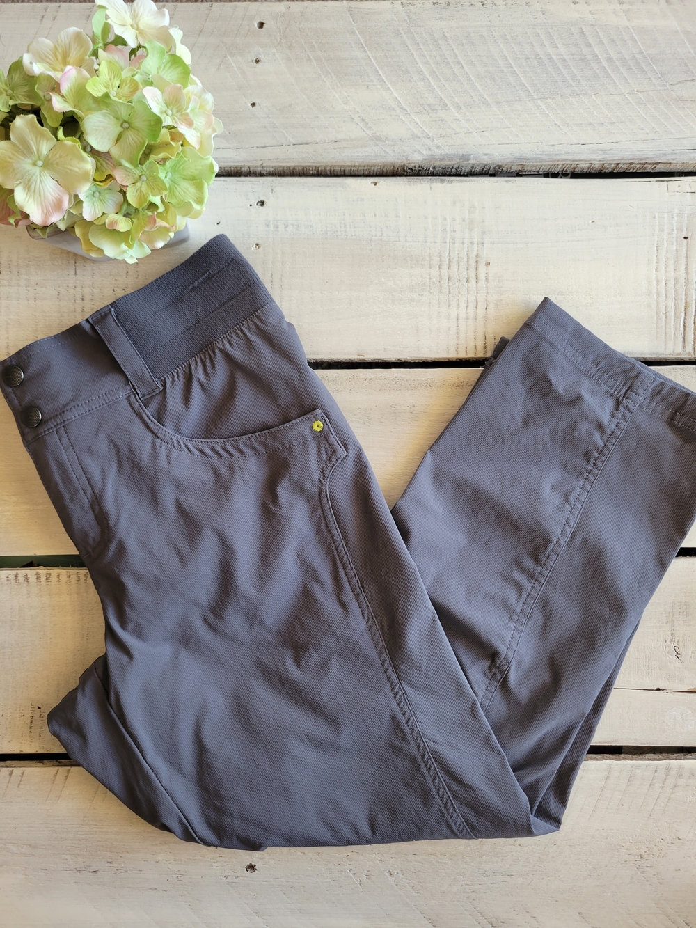 Title Nine Clamber Capris Gray Sz 6